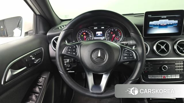 Mercedes-Benz A-Class W176 2018 Белый из Кореи, фото 4