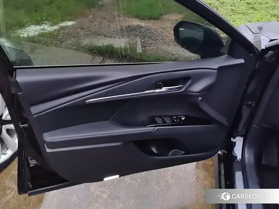 Toyota Camry 2026 Черный из Китая, фото 4