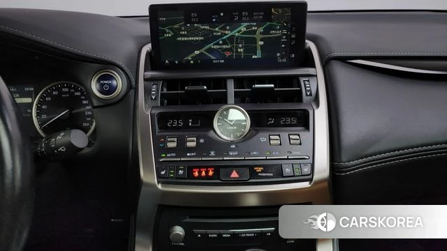 Lexus NX300h 2021 Серебряный из Кореи, фото 4
