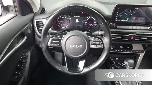 Kia Seltos 2022 Белый из Кореи, фото 4