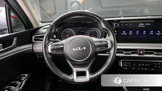 Kia K5 3rd generation 2023 Серебряный из Кореи, фото 4