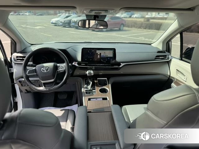 Toyota Saina 2023 Белый из Китая, фото 4