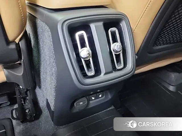 Volvo XC40 2021 Белый из Кореи, фото 4