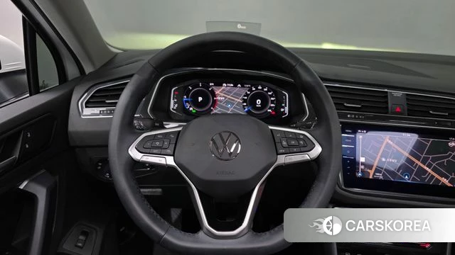 Volkswagen Tiguan second Generation 2022 Белый из Кореи, фото 4