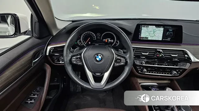 BMW 5 Series (G30) 2018 Белый из Кореи, фото 4