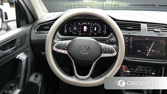 Volkswagen Tiguan second Generation 2022 Белый из Кореи, фото 4