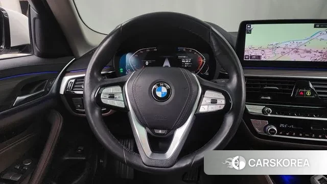 BMW 5 Series (G30) 2020 Белый из Кореи, фото 4