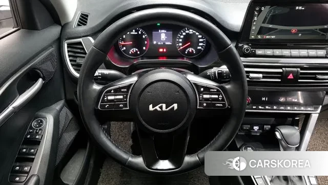 Kia Seltos 2022 Белый из Кореи, фото 4