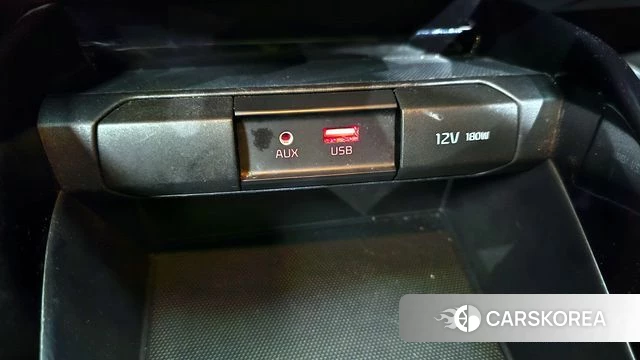 Kia Stonic 2018 Синий из Кореи, фото 4