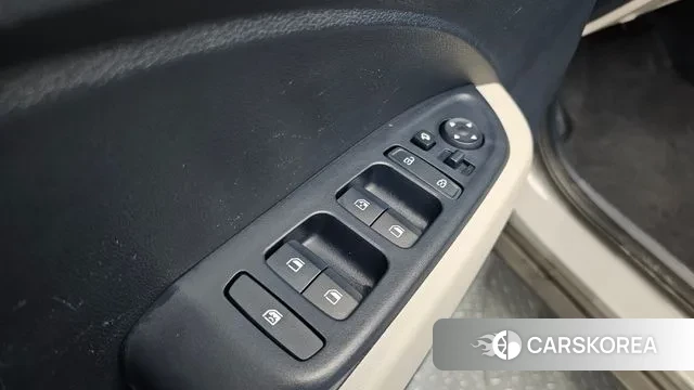 Hyundai Venue 2024 Серебристо-серый из Кореи, фото 4