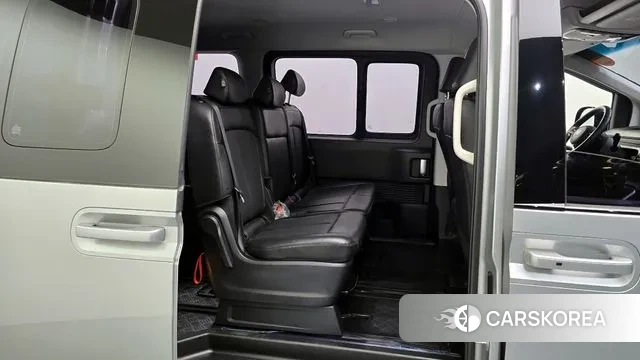 Hyundai Staria 2021 Серебряный из Кореи, фото 4