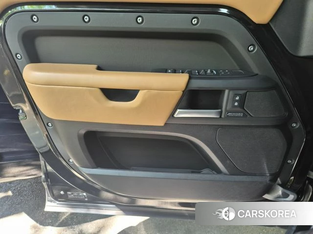 Land Rover Defender (L663) 2026 Черный из Кореи, фото 4