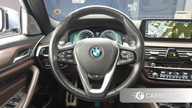 BMW 5 Series (G30) 2018 Серебристо-серый из Кореи, фото 4