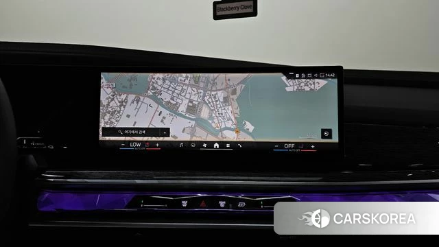 BMW 7 Series (G70) 2025 Черный из Кореи, фото 4