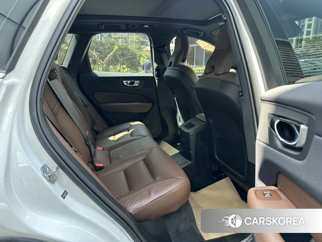 Volvo XC60 PHEV 2023 Белый из Китая, фото 4