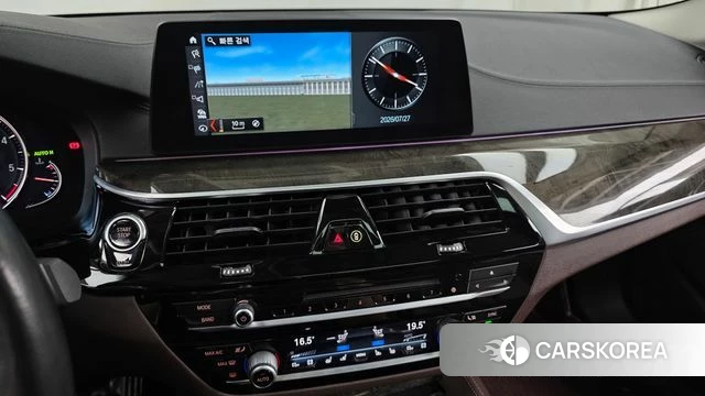 BMW 5 Series (G30) 2018 Белый из Кореи, фото 4
