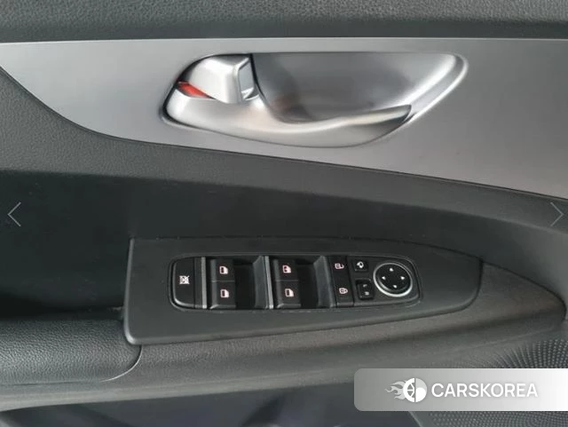 Kia The New K3 2nd generation 2022 Белый из Кореи, фото 4