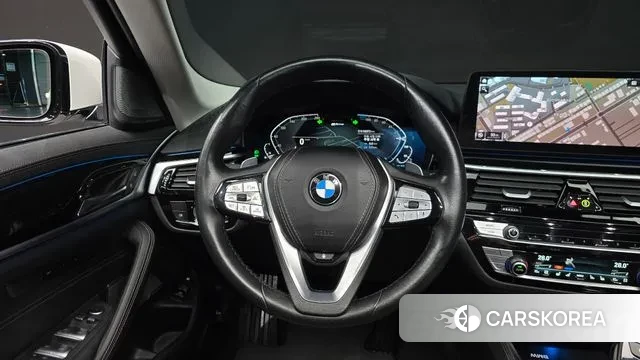 BMW 5 Series (G30) 2021 Белый из Кореи, фото 4