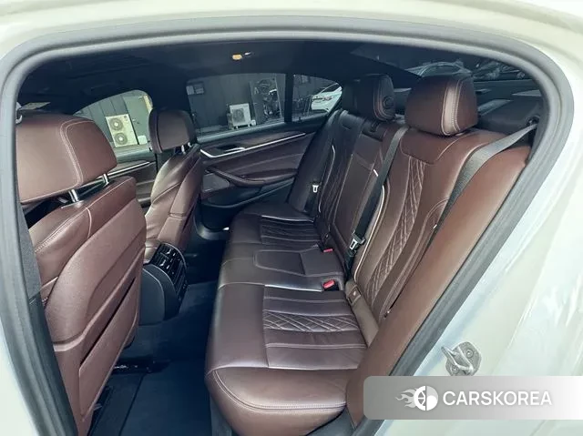 BMW 5 Series (G30) 2020 Белый из Кореи, фото 4