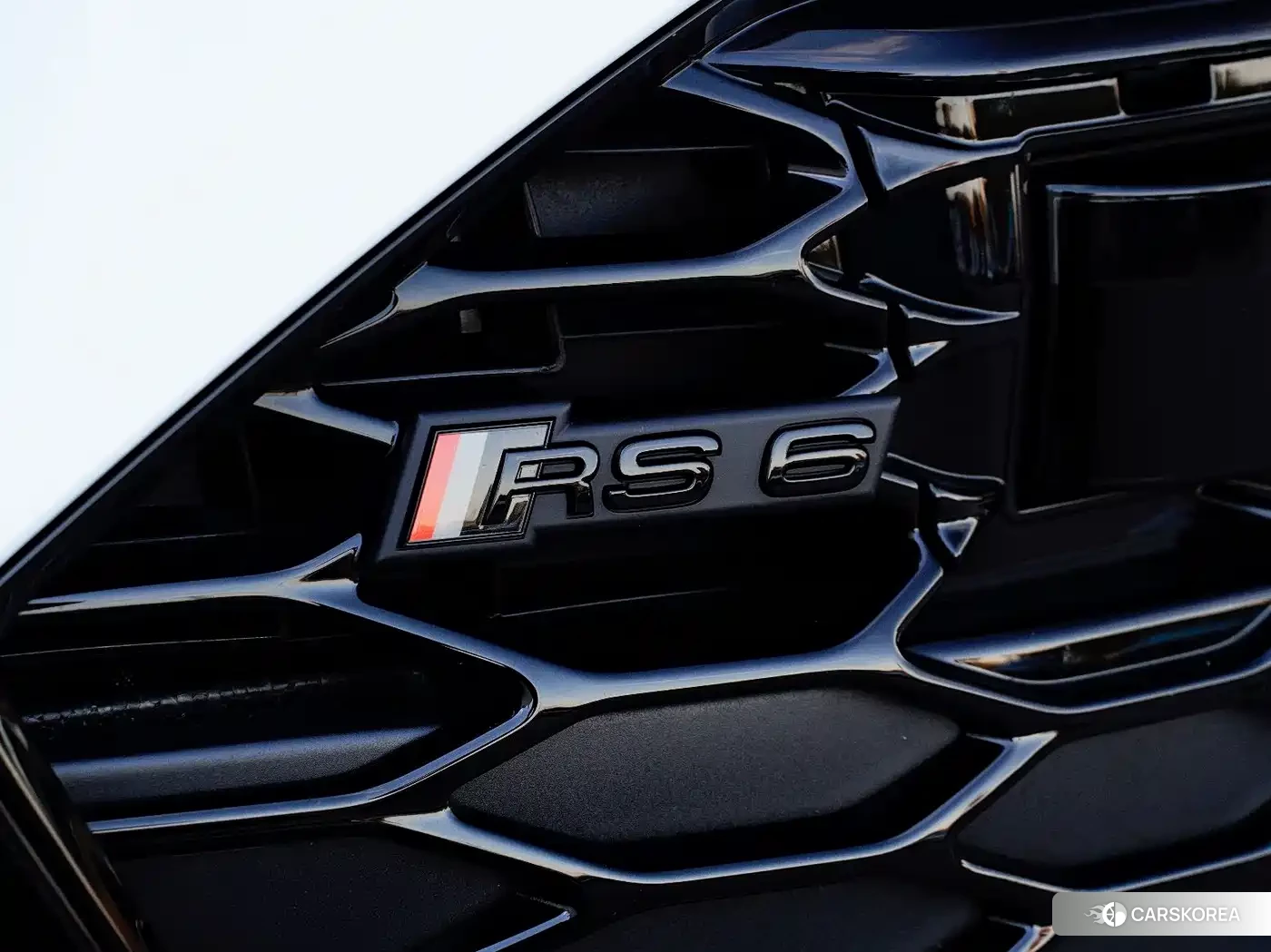 Audi RS 6 2025 Белый из Китая, фото 4