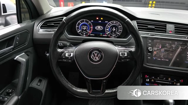 Volkswagen Tiguan second Generation 2018 Серебряный из Кореи, фото 4