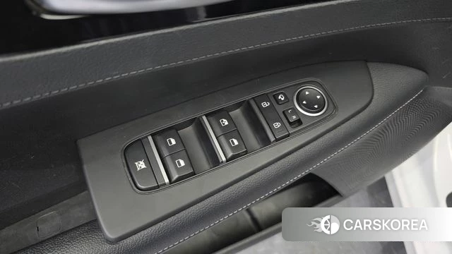 Kia The New K3 2nd generation 2023 Белый из Кореи, фото 4