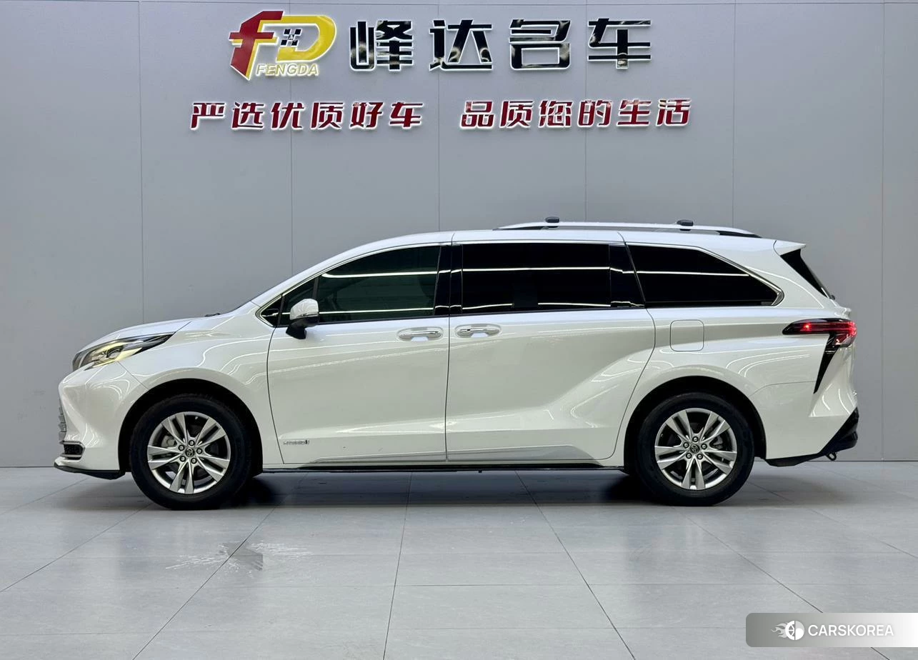 Toyota Saina 2021 Белый из Китая, фото 4