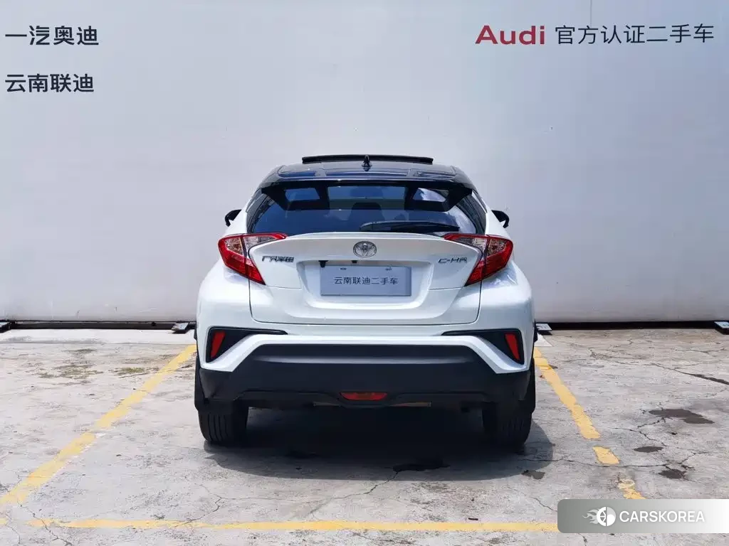 Toyota C-HR 2023 Белый из Китая, фото 4