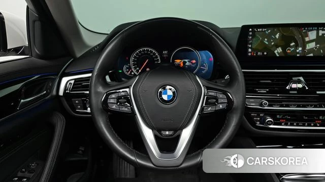 BMW 5 Series (G30) 2018 Белый из Кореи, фото 4