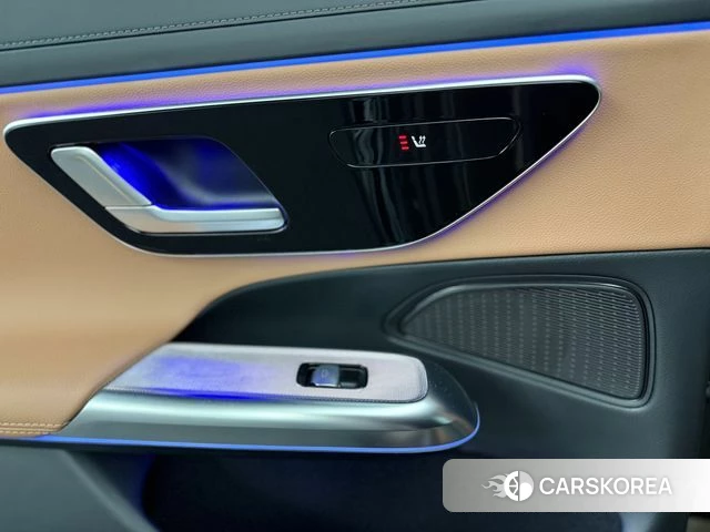 Mercedes-Benz E-Class W214 2025 Песочный из Кореи, фото 4