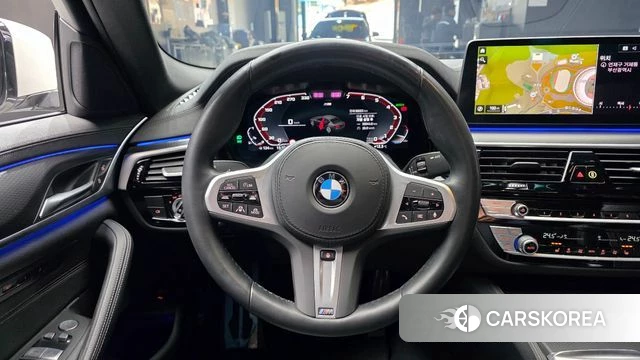 BMW 5 Series (G30) 2022 Белый из Кореи, фото 4