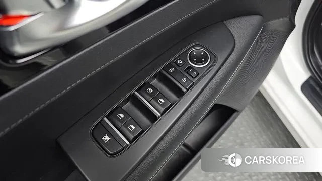 Kia The New K3 2nd generation 2023 Белый из Кореи, фото 4