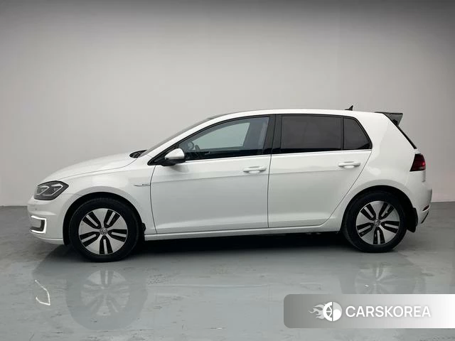 Volkswagen Golf*pure electricity 2020 Белый из Китая, фото 4