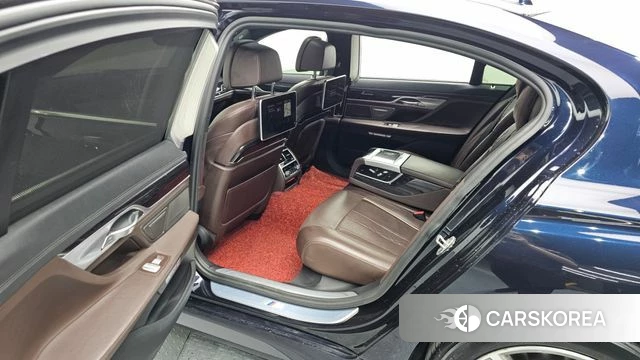 BMW 7 Series (G11) 2018 Черный из Кореи, фото 4