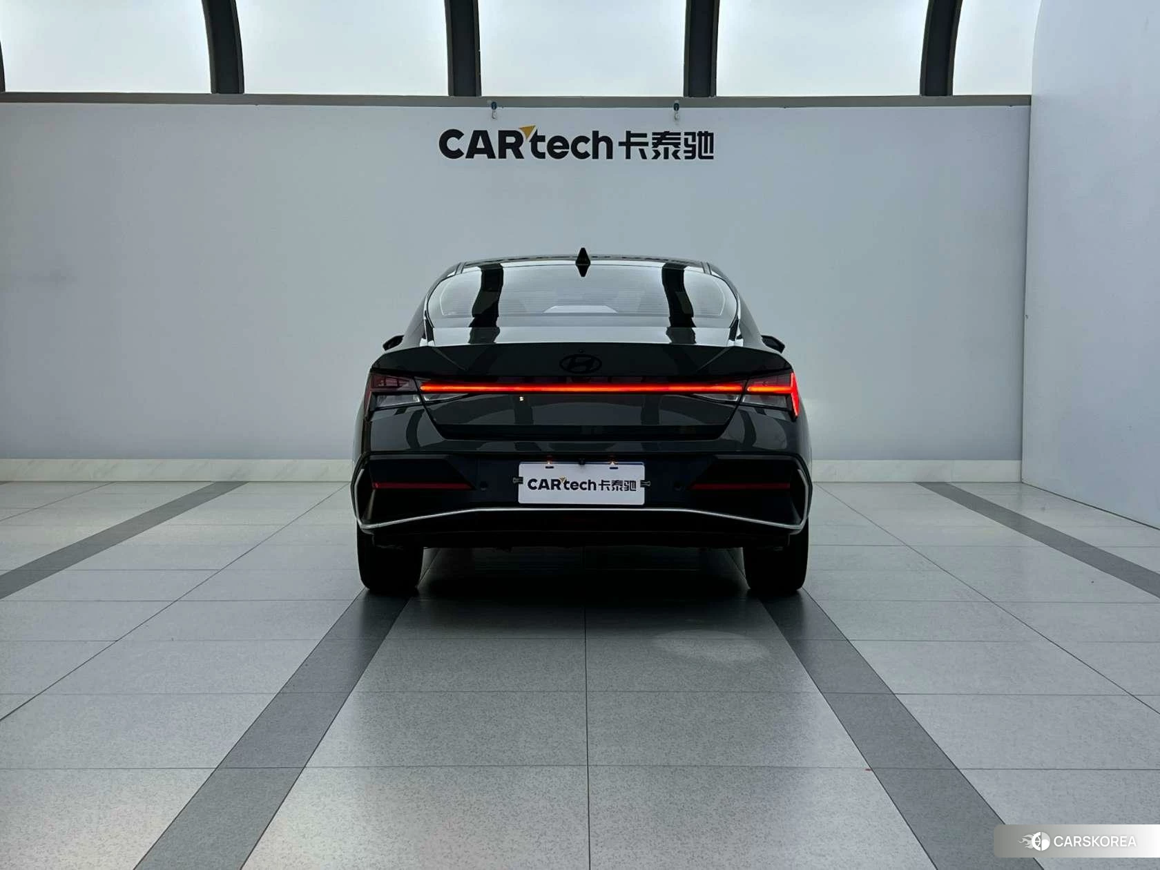 Hyundai Elantra 2023 Черный из Китая, фото 4
