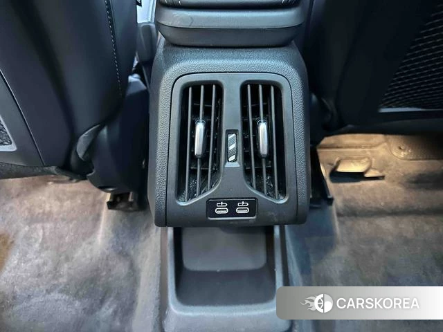 BMW X1 2023 Серебристо-серый из Китая, фото 4