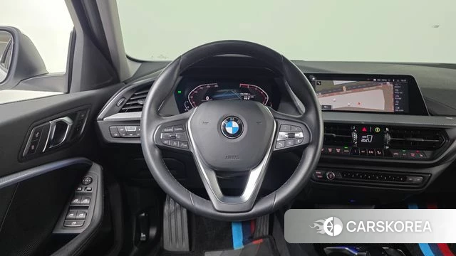 BMW 1 Series (F40) 2022 Белый из Кореи, фото 4
