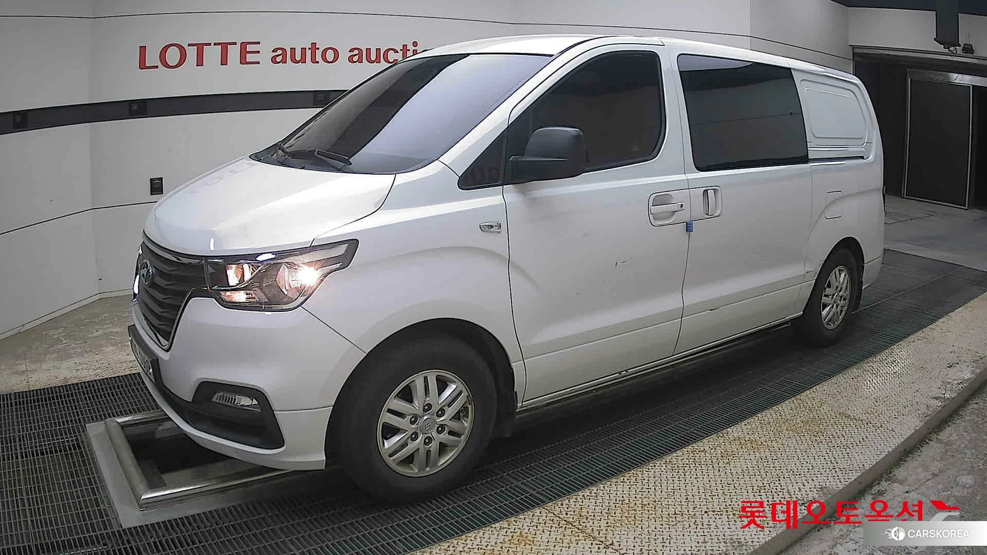 Hyundai Grand Starex 2021 Белый из Кореи, фото 4