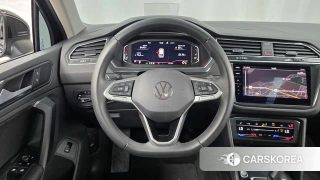 Volkswagen Tiguan second Generation 2024 Черный из Кореи, фото 4