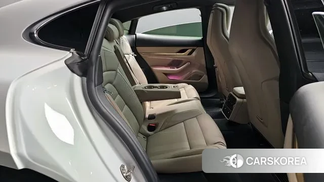 Porsche Taycan 2024 Белый из Кореи, фото 4