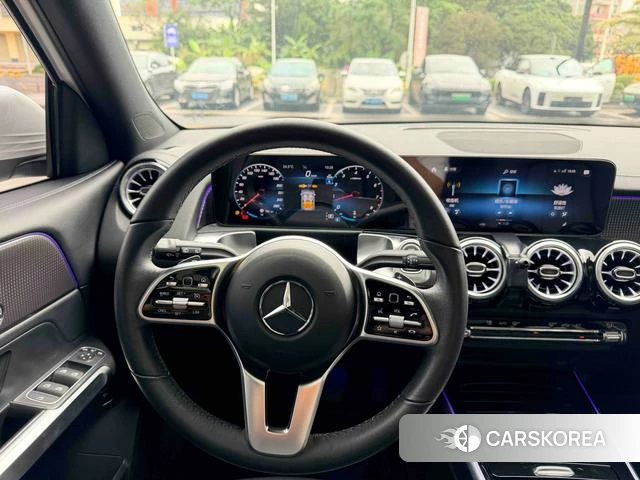 Mercedes-Benz GLB 2023 Белый из Китая, фото 4