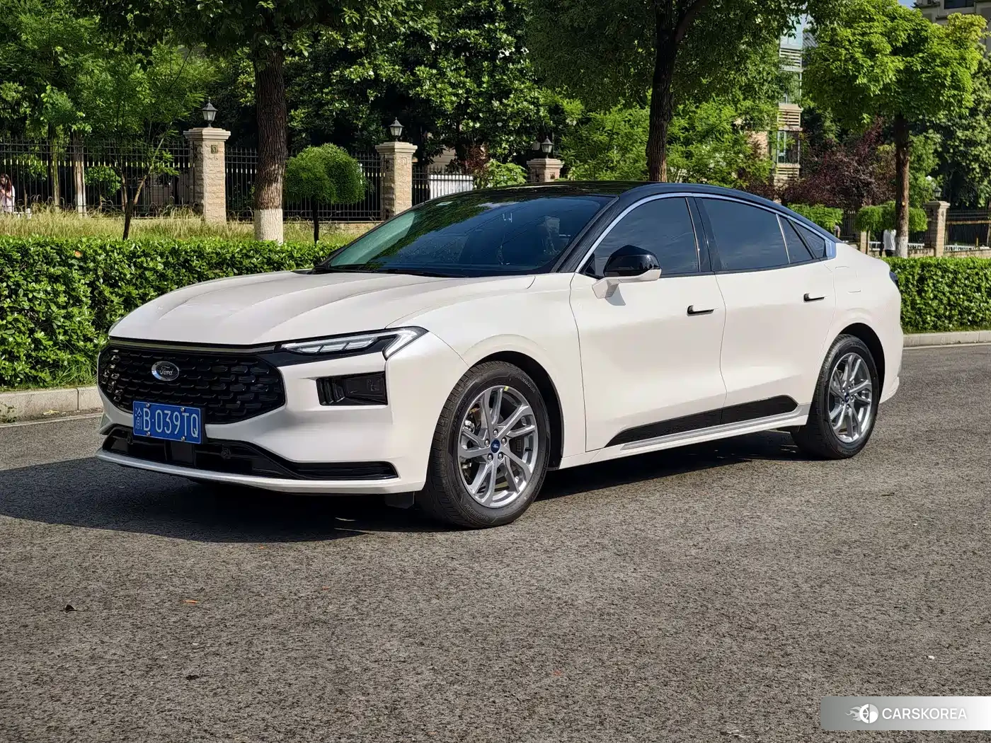 Ford Mondeo 2024 Белый из Китая, фото 4