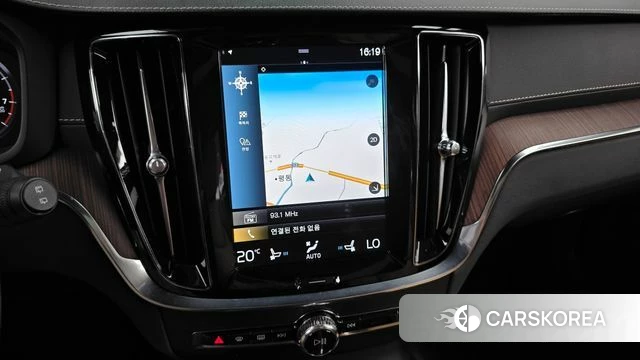 Volvo V60 Cross-Country 2nd Generation 2020 Белый из Кореи, фото 4