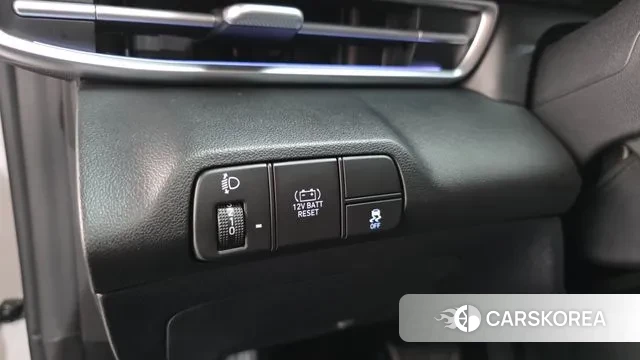 Hyundai The New Avante Hybrid (CN7) 2023 Серебристо-серый из Кореи, фото 4