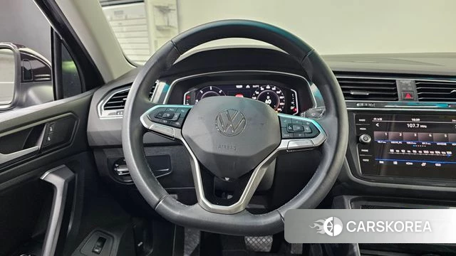 Volkswagen Tiguan second Generation 2021 Черный из Кореи, фото 4