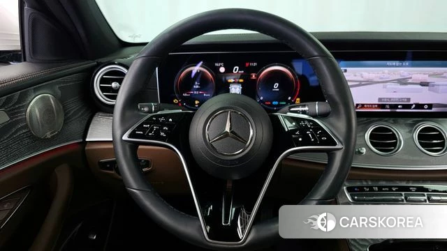 Mercedes-Benz E-Class W213 2022 Белый из Кореи, фото 4