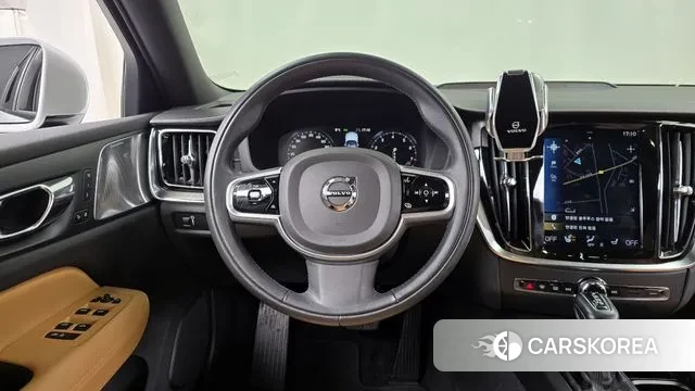 Volvo V60 Cross-Country 2nd Generation 2019 Белый из Кореи, фото 4