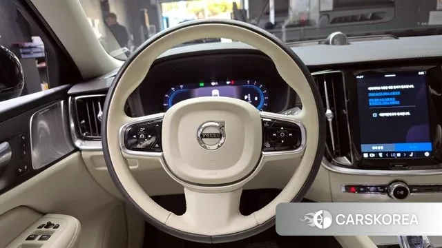 Volvo S60 3rd generation 2023 Черный из Кореи, фото 4