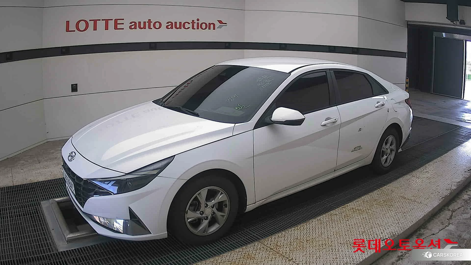 Hyundai Avante 2021 Polar White из Кореи, фото 4
