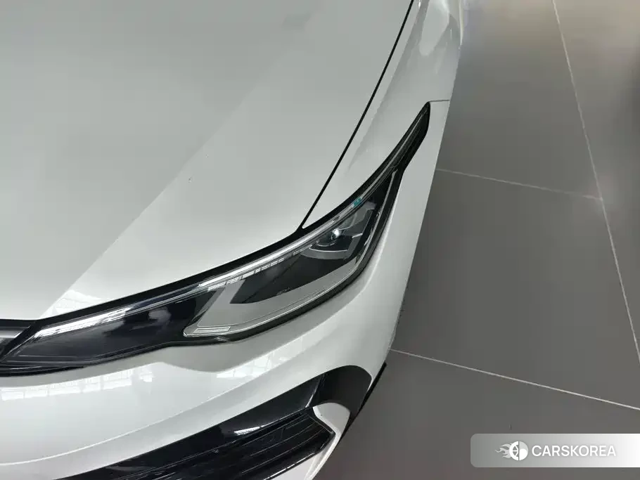 Volkswagen Golf 2024 Белый из Китая, фото 4